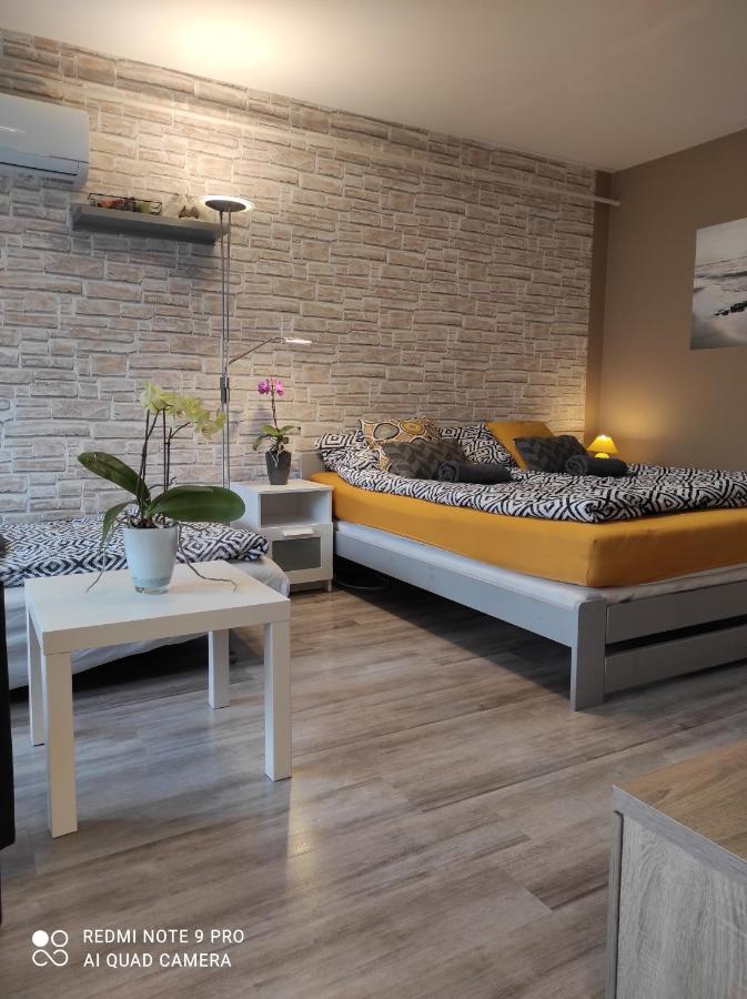 Baross Apartman Kaposvár Esterno foto